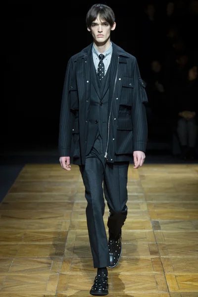 Look 11